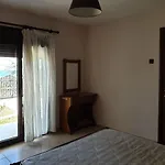 Halkidiki Holy East House 度假居 伊里斯斯